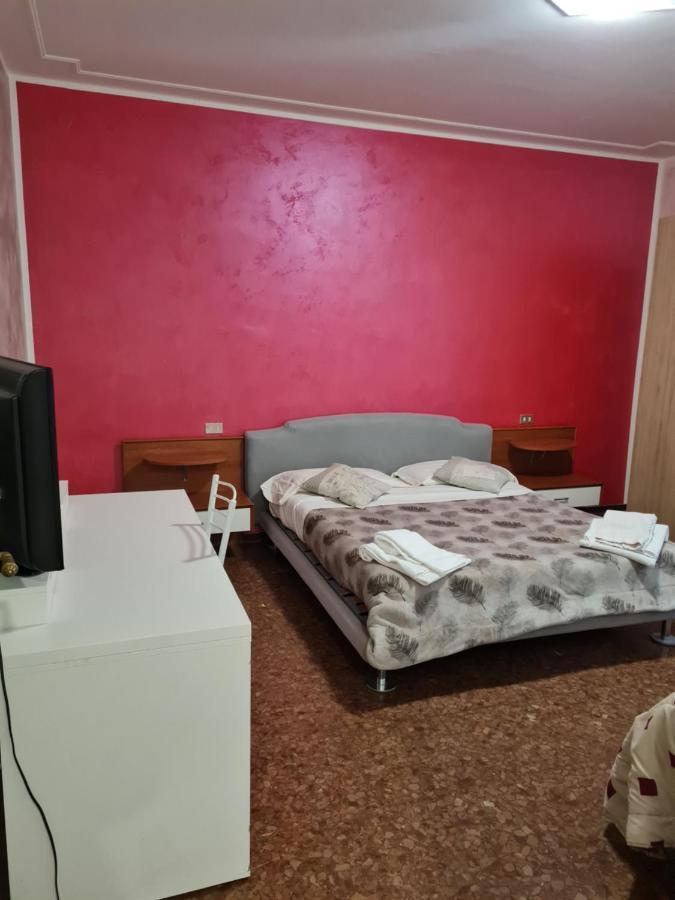 فندق أوريو آل سيريوفي  Landlady Airport Orio Bergamo Ida المظهر الخارجي الصورة